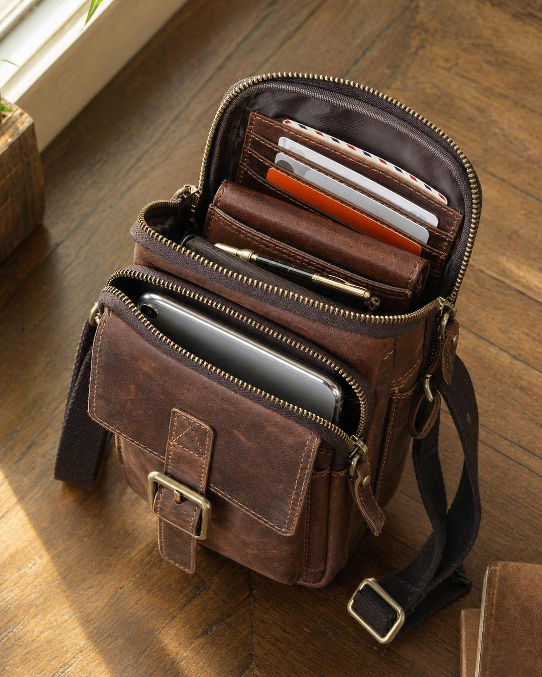 The Viandante Crossbody