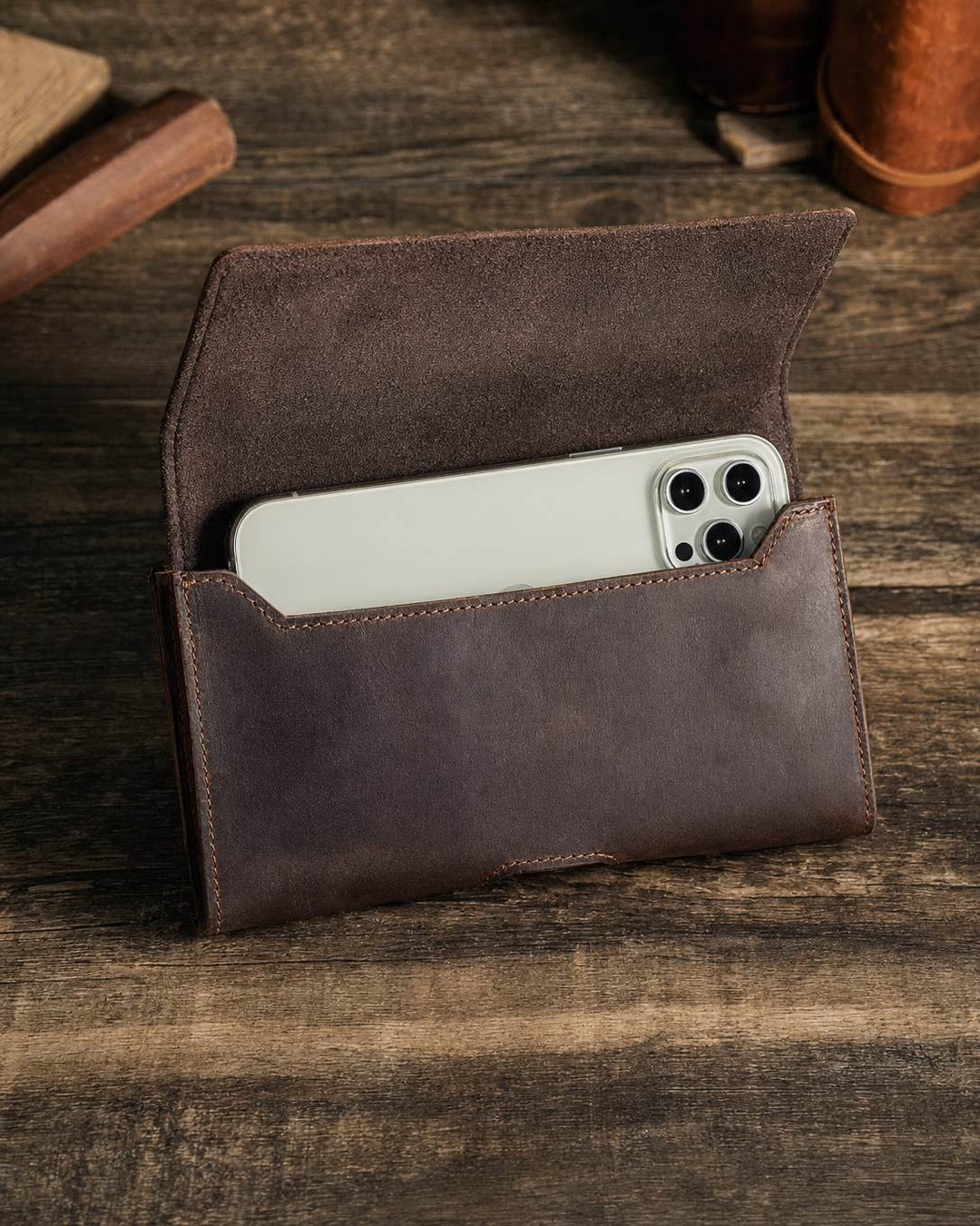 The Custode Phone Pouch