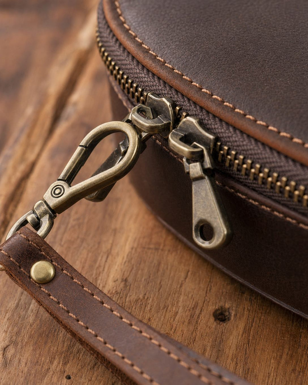 The Ascolto Leather Headphone Case
