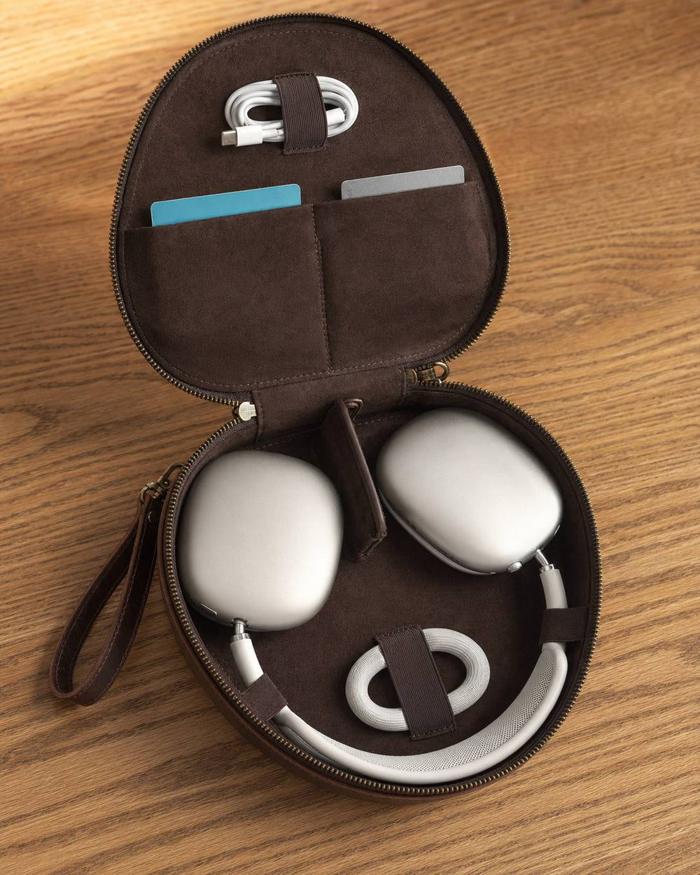 The Ascolto Leather Headphone Case