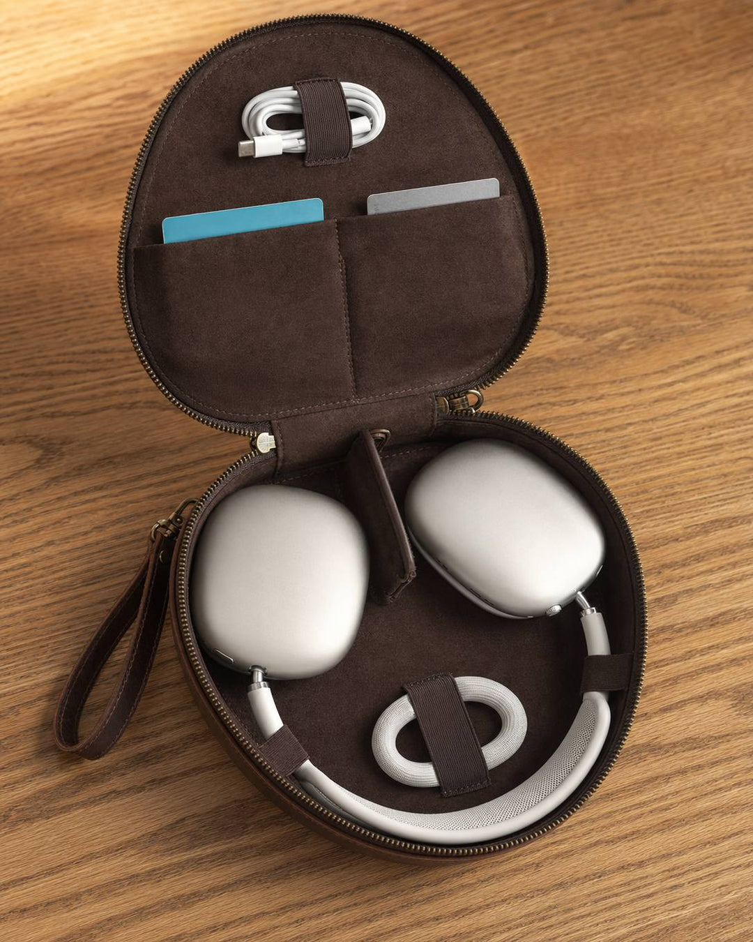 The Ascolto Leather Headphone Case