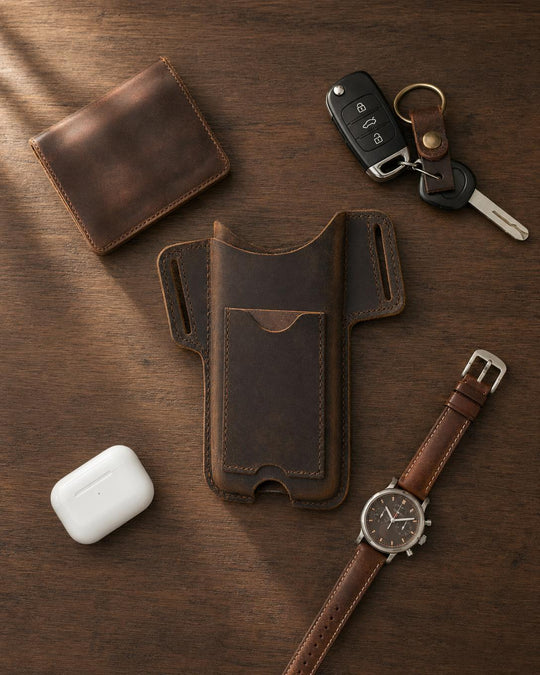 The Esploratore Phone Holster