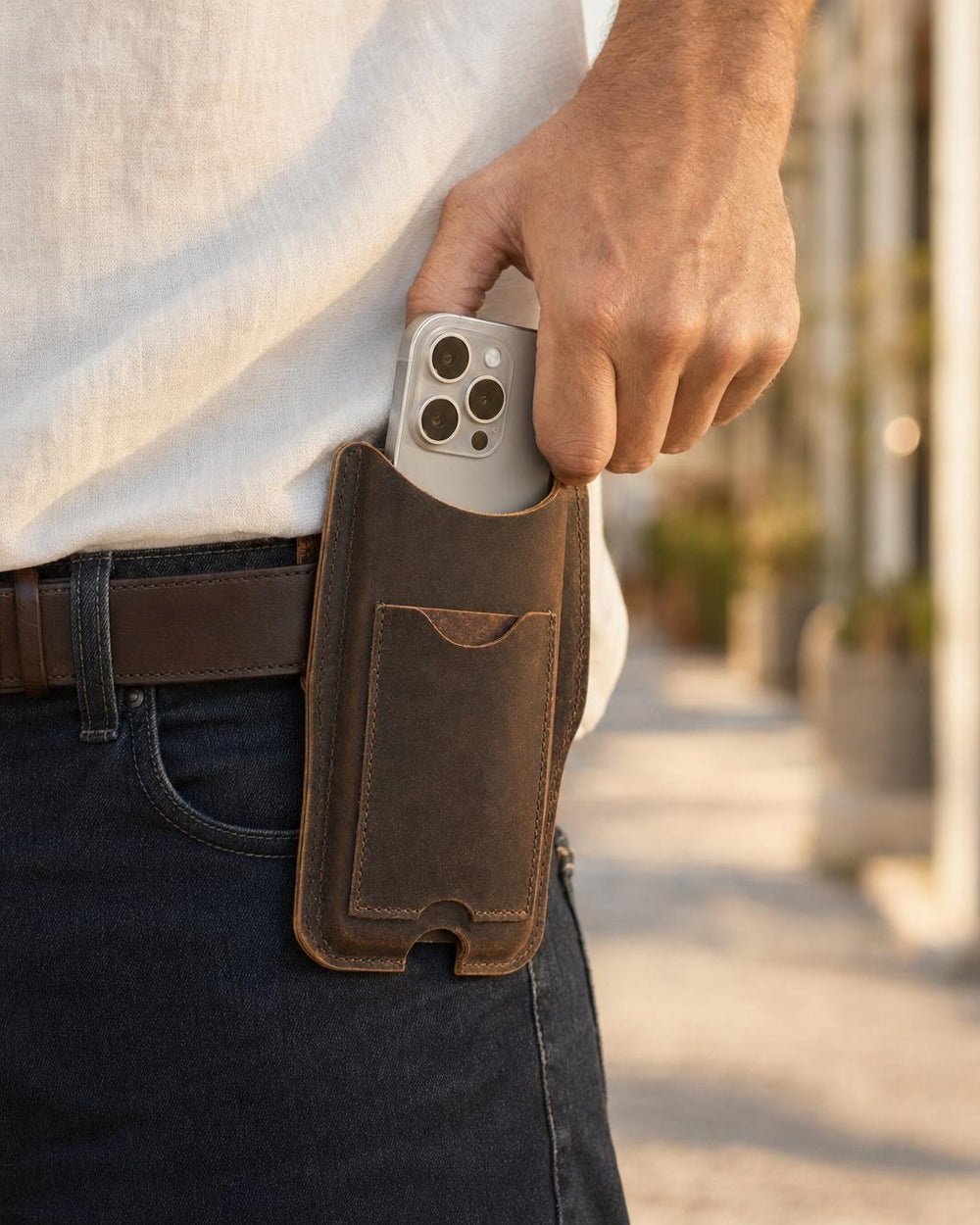 The Esploratore Phone Holster